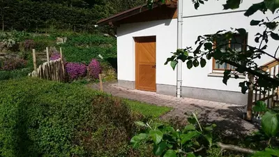 Ein Garten an der Unterkunft Familien Zeit
