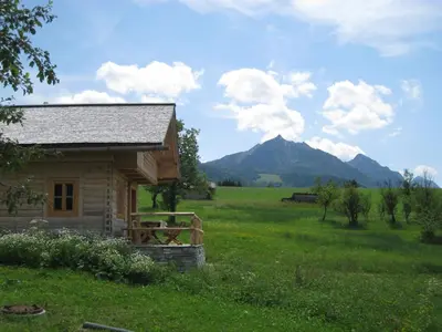 Ein allgemeiner Bergblick oder ein Berglick von des Chalets aus