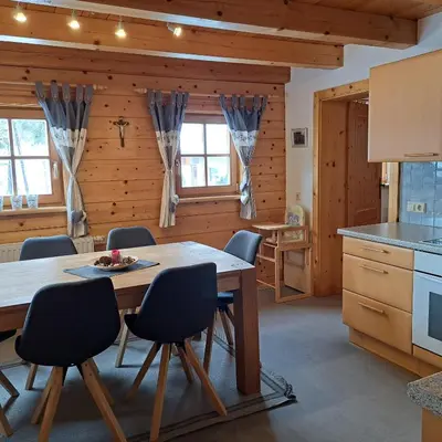 Küche/Küchenzeile in der Unterkunft Ferienwohnung Familie Sigl - Rotlechner