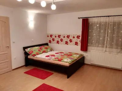 Ein Bett oder Betten in einem Zimmer der Unterkunft Sofias Apartment
