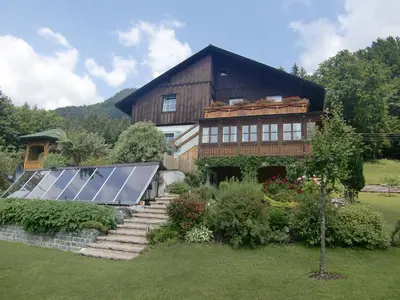 Ein Garten an der Unterkunft Haus Brandstaetter