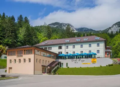Ein allgemeiner Bergblick oder ein Berglick von des Hotels aus