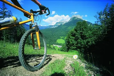 Ein allgemeiner Bergblick oder ein Berglick von des Hotels aus