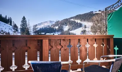 Ein allgemeiner Bergblick oder ein Berglick von des Hotels aus