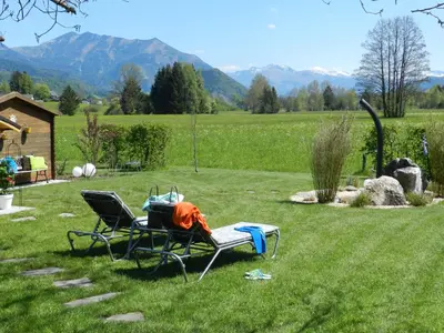 Ein allgemeiner Bergblick oder ein Berglick von der Pension aus