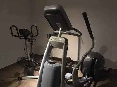 Das Fitnesscenter und/oder die Fitnesseinrichtungen in der Unterkunft Hotel Kristall