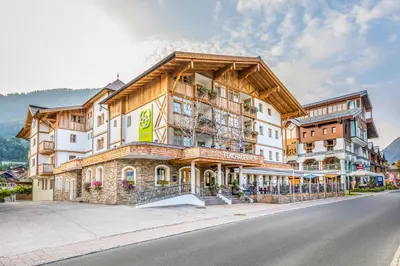 Ein allgemeiner Bergblick oder ein Berglick von des Hotels aus