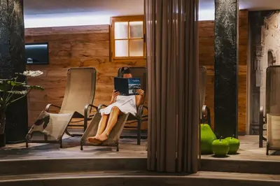 Ein Sitzbereich in der Unterkunft Hotel Flachauerhof