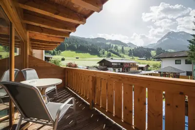 Ein allgemeiner Bergblick oder ein Berglick von des Hotels aus