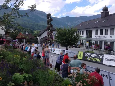 Ein allgemeiner Bergblick oder ein Berglick von der Ferienwohnung aus