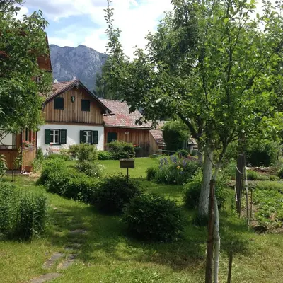 Ein allgemeiner Bergblick oder ein Berglick von des Ferienhauses aus