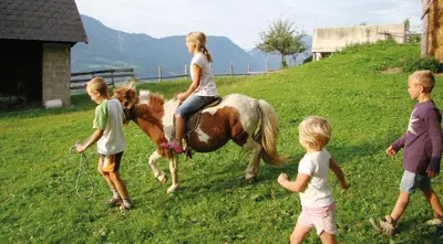 Kinder, die in der Unterkunft Ringlerhof übernachten