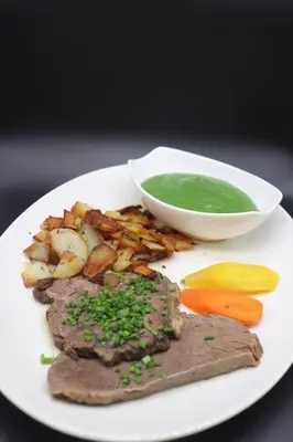 Essen im Hotel oder in der Nähe