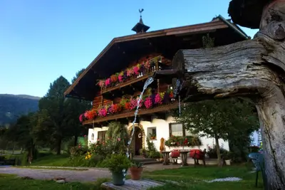 Ein allgemeiner Bergblick oder ein Berglick von der Ferienwohnung aus