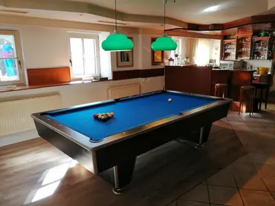 Ein Billardtisch in der Unterkunft Hostel Bad Goisern