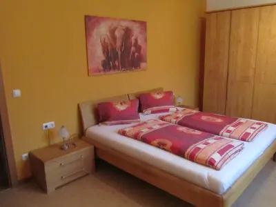 Ein Bett oder Betten in einem Zimmer der Unterkunft Large cozy apartment Grubweg 130 qm