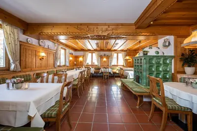 Ein Restaurant oder anderes Speiselokal in der Unterkunft Gasthof Kleefeld
