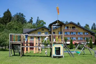 Ein Kinderspielbereich in der Unterkunft Hotel Aberseehof