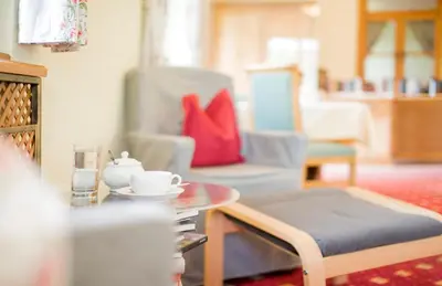 Ein Sitzbereich in der Unterkunft Garni Haus Sonnleitn - Adults only