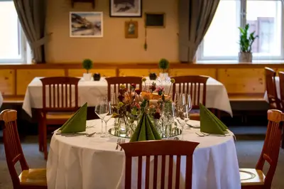 Ein Restaurant oder anderes Speiselokal in der Unterkunft JUFA Hotel Murau