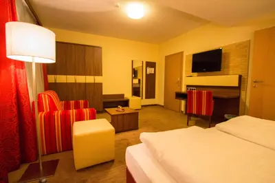 TV/Unterhaltungsangebot in der Unterkunft SCHÖNIS-Landhotel