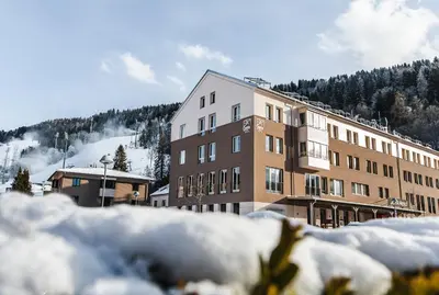 Ein allgemeiner Bergblick oder ein Berglick von des Hotels aus