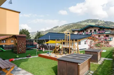 Ein allgemeiner Bergblick oder ein Berglick von der Ferienwohnung aus