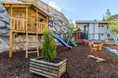Ein Kinderspielbereich in der Unterkunft Hotel Wagrainerhof