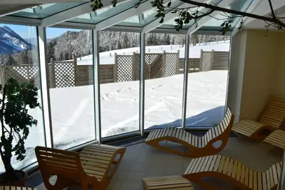 Ein allgemeiner Bergblick oder ein Berglick von des Hotels aus