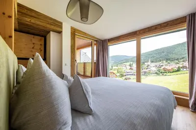 Ein allgemeiner Bergblick oder ein Berglick von des Hotels aus