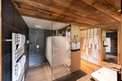 Ein Badezimmer in der Unterkunft ALMGUT - Mountain Wellness Hotel