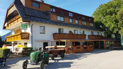 Das Gebäude in dem sich der Campingplatz befindet