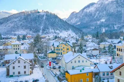 Ein allgemeiner Bergblick oder ein Berglick von der Ferienwohnung aus