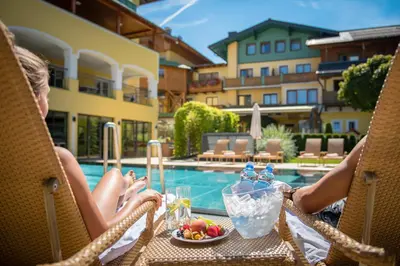 Der Swimmingpool an oder in der Nähe von Hotel Brückenwirt