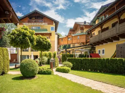 Ein Garten an der Unterkunft Hotel Brückenwirt
