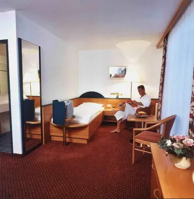 Ein Sitzbereich in der Unterkunft Parkhotel zur Klause
