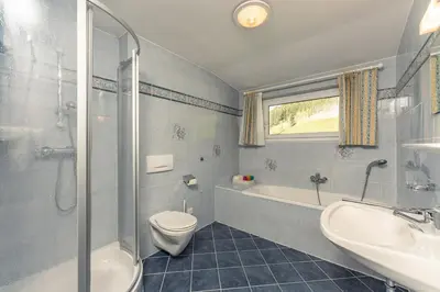 Ein Badezimmer in der Unterkunft Gästehaus Huber Frühstückspension