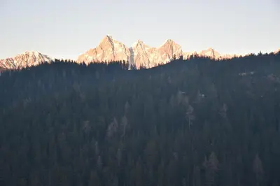 Ein allgemeiner Bergblick oder ein Berglick von der Ferienwohnung aus