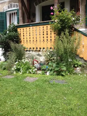 Ein Garten an der Unterkunft Haus Moser