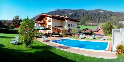 Der Swimmingpool an oder in der Nähe von Frühstückspension Anja