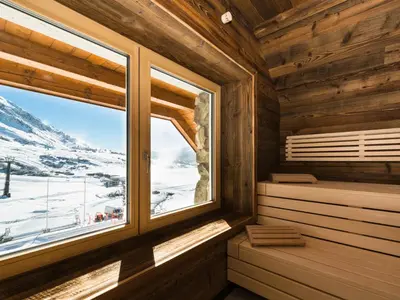 Ein allgemeiner Bergblick oder ein Berglick von des Hotels aus