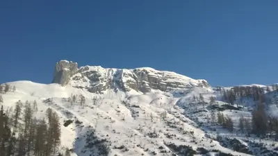 Ein allgemeiner Bergblick oder ein Berglick von des Ferienhauses aus