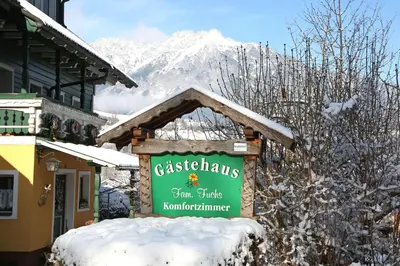 Ein allgemeiner Bergblick oder ein Berglick von der Pension aus
