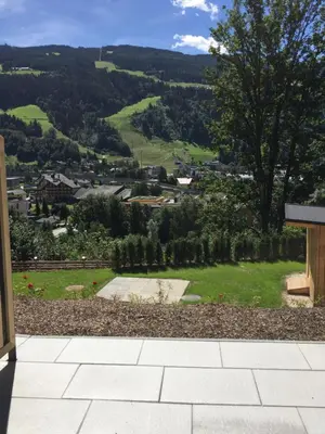 Ein allgemeiner Bergblick oder ein Berglick von der Ferienwohnung aus