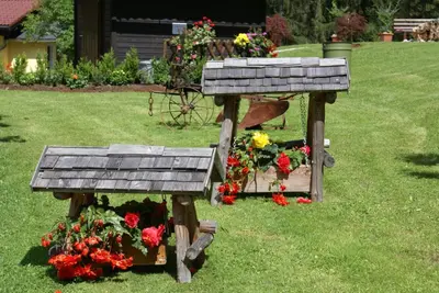 Ein Garten an der Unterkunft Ramsauer Sonnenalm