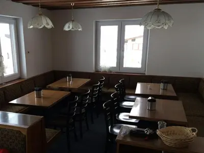 Ein Restaurant oder anderes Speiselokal in der Unterkunft Haus Vinzenz
