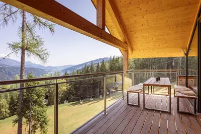 Ein allgemeiner Bergblick oder ein Berglick von der Ferienwohnung aus