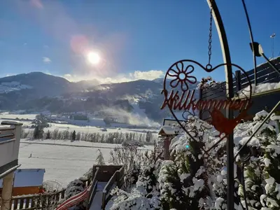 Ein allgemeiner Bergblick oder ein Berglick von der Ferienwohnung aus