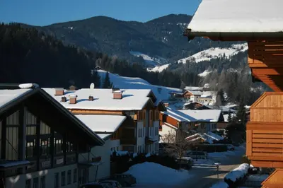 Ein allgemeiner Bergblick oder ein Berglick von der Ferienwohnung aus