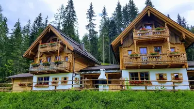 Das Gebäude in dem sich das Chalet befindet